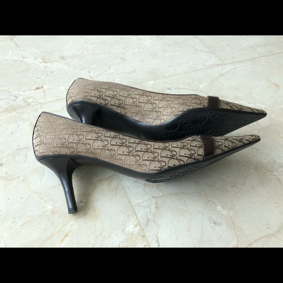 Dior canvas logo pumps size 37 1/2 like new! - Picture 3 of 5